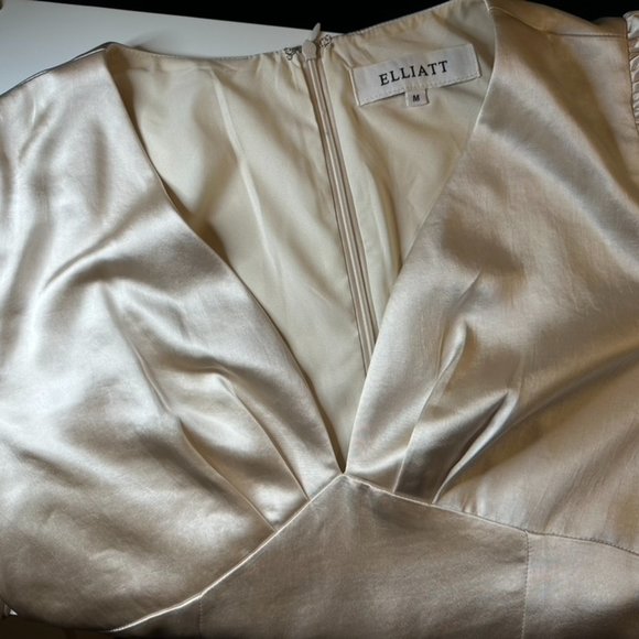 Aleah Long Sleeve Satin Gown - M - Picture 3 of 5